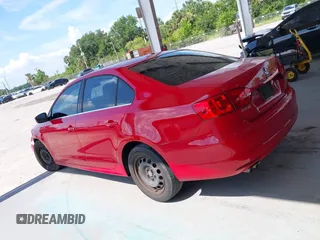 2013 Volkswagen Jetta SE с VIN 3VWDX7AJ0DM355117, выставлен на аукционе IAAI как лот 42350921 с пробегом 130 322 миль миль и . История ставок и продаж доступна на DreamBid. Изображение 14.