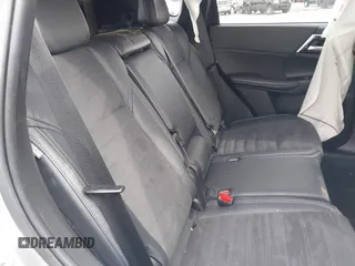 2023 Mitsubishi Outlander SE z VIN JA4J4UA84PZ056012, wystawiony jako IAAI lot #41858225 z przebiegiem 46 808 mil mil oraz . Historia ofert i sprzedaży dostępna na DreamBid. Obrazek 8.