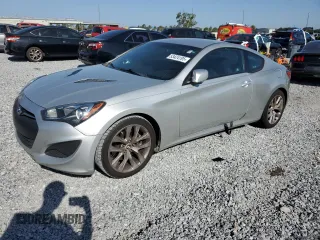 2013 Hyundai Genesis Coupe Premium z VIN KMHHT6KD7DU094692, wystawiony jako Copart lot #53424195 z przebiegiem 145 280 mil mil oraz Tytuł czysty. Historia ofert i sprzedaży dostępna na DreamBid. Obrazek 1.