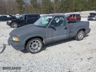 1997 GMC Sonoma SLS with VIN 1GTCS14X8VK507860, listed as a Copart auction lot 45328845 with 243,382 mi miles and Salvage Title. Bid and sale history available at carsss.com. Image 1.