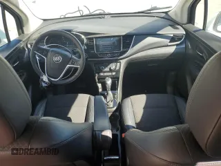 2017 Buick Encore Preferred z VIN KL4CJASB5HB171304, wystawiony jako Copart lot #47960335 z przebiegiem 67 669 mil mil oraz Szkoda całkowita • Salvage title. Historia ofert i sprzedaży dostępna na DreamBid. Obrazek 8.