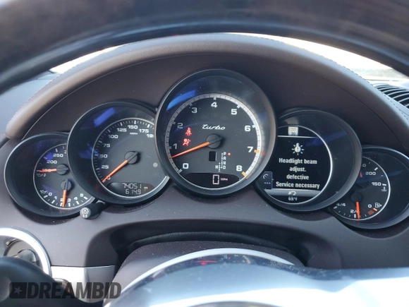 2015 Porsche Cayenne Turbo z VIN WP1AC2A23FLA82531, wystawiony jako Copart lot #79864874 z przebiegiem 74 051 mil mil oraz Szkoda całkowita • Salvage title. Historia ofert i sprzedaży dostępna na DreamBid. Obrazek 9.