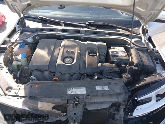 2013 Volkswagen Jetta SE with VIN 3VWDP7AJ6DM412727, listed as a IAAI auction lot 41824054 with 175,093 mi miles and . Bid and sale history available at DreamBid. Image 10.