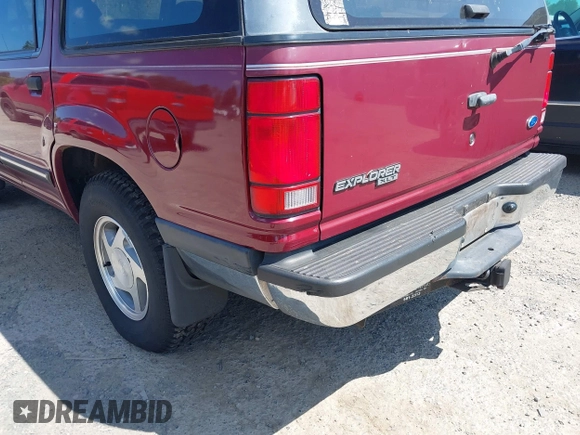 1992 Ford Explorer Eddie Bauer with VIN 1FMDU34X9NUD68865, listed as a IAAI auction lot 42634529 with 33,505 mi miles and . Bid and sale history available at DreamBid. Image 6.