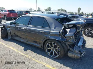2015 Chrysler 300 S z VIN 2C3CCABGXFH894103, wystawiony jako IAAI lot #42197226 z przebiegiem 99 489 mil mil oraz . Historia ofert i sprzedaży dostępna na DreamBid. Obrazek 3.