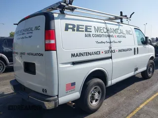 2018 Chevrolet Express Cargo with VIN 1GCWGAFP3J1343798, listed as a IAAI auction lot 40219592 with 121,288 mi miles and . Bid and sale history available at DreamBid. Image 4.