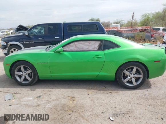 2010 Chevrolet Camaro 1LT z VIN 2G1FF1EVXA9224654, wystawiony jako IAAI lot #42251472 z przebiegiem 178 658 mil mil oraz . Historia ofert i sprzedaży dostępna na DreamBid. Obrazek 14.