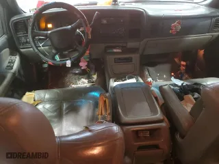 2000 Chevrolet New Tahoe LT with VIN 1GNEK13T3YJ210858, listed as a Copart auction lot 43458245 with 256,376 mi miles and Salvage Title. Bid and sale history available at carsss.com. Image 8.
