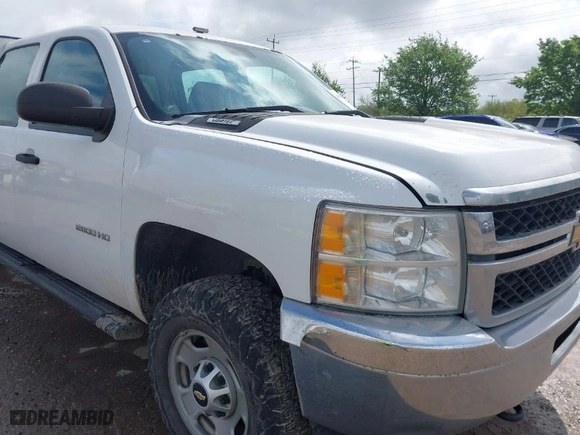 2014 Chevrolet Silverado 2500HD Work Truck with VIN 1GC1CVCG9EF130994, listed as a IAAI auction lot 41888918 with 133,221 mi miles. Bid and sale history available at carsss.com. Image 6.