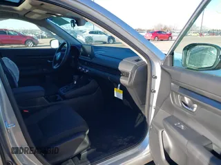 2025 Honda CR-V EX with VIN 2HKRS4H41SH443862, listed as a IAAI auction lot 41230600 with 331 mi miles and . Bid and sale history available at DreamBid. Image 5.