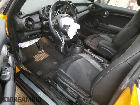 2017 MINI Hardtop Cooper с VIN WMWXP5C38H3C64588, выставлен на аукционе Copart как лот 56905495 с пробегом 49 401 миль миль и Чистый • Clean title. История ставок и продаж доступна на DreamBid. Изображение 8.