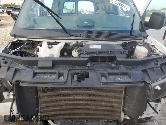 2022 GMC Savana Cargo z VIN 1GTW7AFP6N1143245, wystawiony jako Copart lot #46677755 z przebiegiem Nie podano mil oraz Tytuł czysty. Historia ofert i sprzedaży dostępna na DreamBid. Obrazek 11.