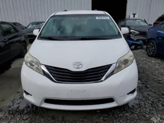 2013 Toyota Sienna LE AAS with VIN 5TDKK3DC6DS328311, listed as a Copart auction lot 80365703 with 81,873 mi miles and Salvage Title. Bid and sale history available at carsss.com. Image 5.