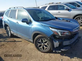 2021 Subaru Forester Premium with VIN JF2SKAFC7MH428375, listed as a IAAI auction lot 41571028 with 76,366 mi miles. Bid and sale history available at carsss.com. Image 1.