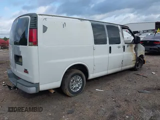 2000 GMC Savana z VIN 1GTEG15W1Y1142853, wystawiony jako IAAI lot #41930619 z przebiegiem Nie podano mil oraz . Historia ofert i sprzedaży dostępna na DreamBid. Obrazek 4.