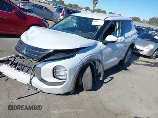 2023 Mitsubishi Outlander ES z VIN JA4J3TA86PZ015703, wystawiony jako IAAI lot #41041126 z przebiegiem 44 131 mil mil oraz . Historia ofert i sprzedaży dostępna na DreamBid. Obrazek 17.