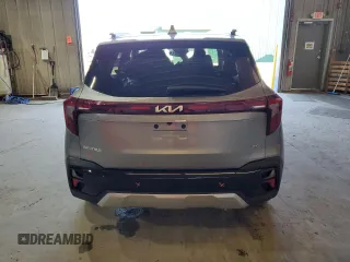 2024 Kia Seltos EX z VIN KNDERCAA4R7661040, wystawiony jako Copart lot #49389835 z przebiegiem 8 373 mil mil oraz Szkoda całkowita • Salvage title. Historia ofert i sprzedaży dostępna na DreamBid. Obrazek 6.