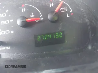 2006 Ford Econoline Cargo z VIN 1FTNE24W56HB25572, wystawiony jako IAAI lot #42378434 z przebiegiem 272 413 mil mil oraz . Historia ofert i sprzedaży dostępna na DreamBid. Obrazek 7.