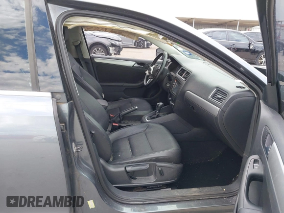 2013 Volkswagen Jetta SE with VIN 3VWDX7AJ6DM442987, listed as a IAAI auction lot 42240855 with 150,540 mi miles and . Bid and sale history available at DreamBid. Image 5.