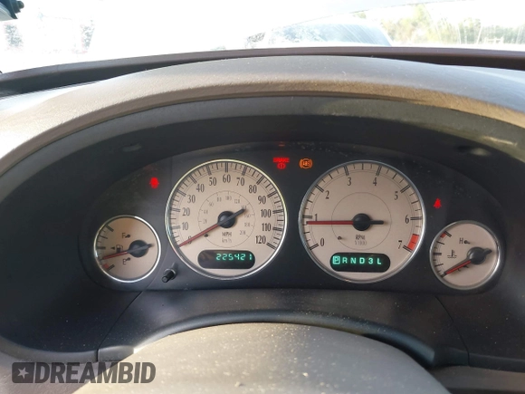 2003 Chrysler Town & Country LXi with VIN 2C8GP54L23R275051, listed as a IAAI auction lot 41963272 with 225,421 mi miles. Bid and sale history available at carsss.com. Image 7.