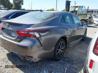 2022 Toyota Camry SE with VIN 4T1T11AKXNU683921, listed as a IAAI auction lot 41667833 with 26,578 mi miles and . Bid and sale history available at DreamBid. Image 4.
