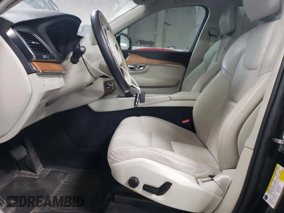 2021 Volvo XC90 Momentum z VIN YV4102CK7M1695703, wystawiony jako Copart lot #51755755 z przebiegiem 23 168 mil mil oraz Szkoda całkowita • Salvage title. Historia ofert i sprzedaży dostępna na DreamBid. Obrazek 7.