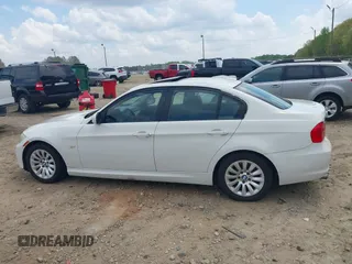 2009 BMW 3 Series 328i with VIN WBAPH77559NL83531, listed as a IAAI auction lot 41968727 with 159,755 mi miles. Bid and sale history available at carsss.com. Image 15.