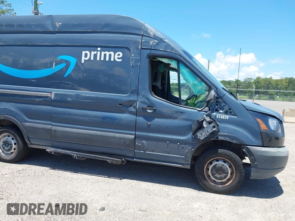 2019 Ford Transit z VIN 1FTYR3XM6KKB28883, wystawiony jako IAAI lot #42578545 z przebiegiem 107 204 mil mil oraz . Historia ofert i sprzedaży dostępna na DreamBid. Obrazek 17.