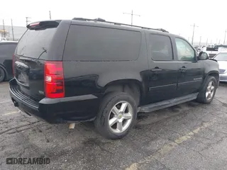 2010 Chevrolet Suburban LT with VIN 1GNUKJE35AR118585, listed as a IAAI auction lot 41730021 with 195,692 mi miles. Bid and sale history available at carsss.com. Image 4.