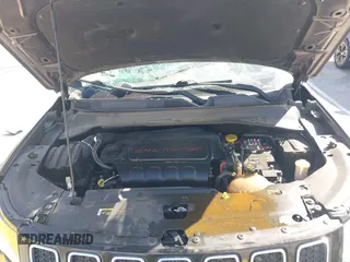 2020 Jeep Compass Altitude z VIN 3C4NJCBB8LT199034, wystawiony jako IAAI lot #42008510 z przebiegiem Nie podano mil oraz . Historia ofert i sprzedaży dostępna na DreamBid. Obrazek 10.