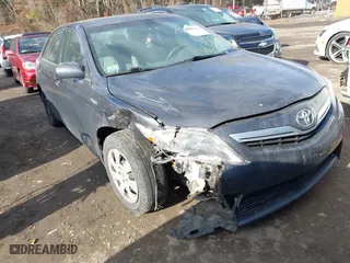 2010 Toyota Camry Hybrid with VIN 4T1BB3EK6AU113584, listed as a IAAI auction lot 41357024 with 208,724 mi miles. Bid and sale history available at carsss.com. Image 1.