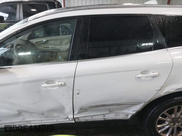 2010 Volvo XC60 3.0T with VIN YV4992DZ6A2029023, listed as a IAAI auction lot 42319458 with 165,757 mi miles and . Bid and sale history available at DreamBid. Image 14.