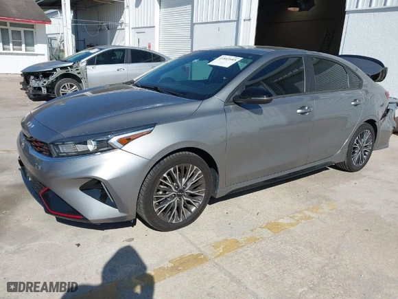 2022 Kia Forte GT-Line with VIN 3KPF54AD6NE498871, listed as a IAAI auction lot 41843585 with 91,918 mi miles. Bid and sale history available at carsss.com. Image 2.