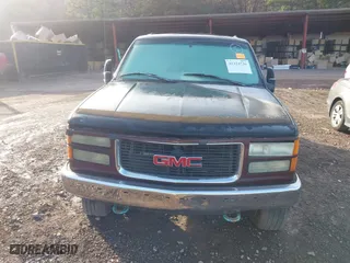 1997 Chevrolet Tahoe with VIN 1GNEK13R9VJ428657, listed as a IAAI auction lot 41324736 with 250,008 mi miles. Bid and sale history available at carsss.com. Image 6.