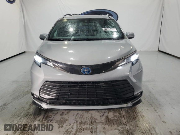 2024 Toyota Sienna LE with VIN 5TDCSKFC1RS139259, listed as a Copart auction lot 77890494 with 892 mi miles and Clean Title. Bid and sale history available at carsss.com. Image 5.