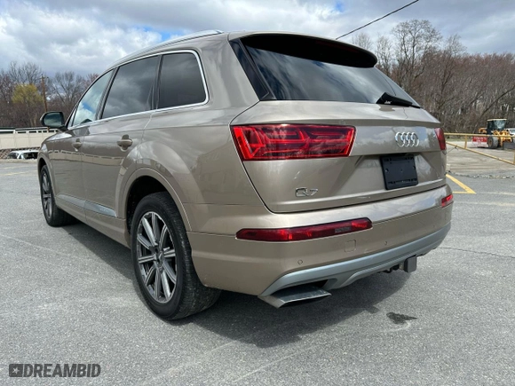 2018 Audi Q7 Premium Plus with VIN WA1LHAF76JD021083, listed as a Copart auction lot 52588465 with 136,722 mi miles and Clean Title. Bid and sale history available at carsss.com. Image 2.