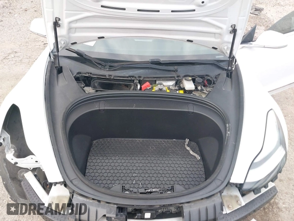 2019 Tesla Model 3 Mid Range with VIN 5YJ3E1EA8KF472540, listed as a IAAI auction lot 41661312 with 75,575 mi miles and . Bid and sale history available at DreamBid. Image 10.