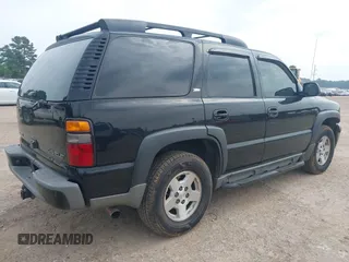 2005 Chevrolet Tahoe Police z VIN 1GNEC13Z15R249205, wystawiony jako IAAI lot #42209381 z przebiegiem 331 322 mil mil oraz . Historia ofert i sprzedaży dostępna na DreamBid. Obrazek 4.