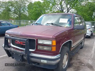 1999 GMC Yukon z VIN 1GKEK13R4XJ784790, wystawiony jako IAAI lot #42221278 z przebiegiem 189 372 mil mil oraz . Historia ofert i sprzedaży dostępna na DreamBid. Obrazek 6.