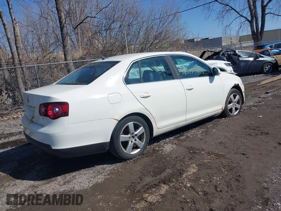 2008 Volkswagen Jetta SE with VIN 3VWRZ71KX8M077504, listed as a IAAI auction lot 40757804 with 186,566 mi miles and . Bid and sale history available at DreamBid. Image 4.