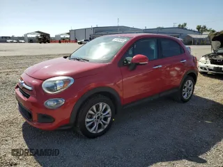 2016 FIAT 500X Easy z VIN ZFBCFXBT2GP367935, wystawiony jako Copart lot #61434345 z przebiegiem 52 613 mil mil oraz Czysty tytuł • Clean title. Historia ofert i sprzedaży dostępna na DreamBid. Obrazek 1.