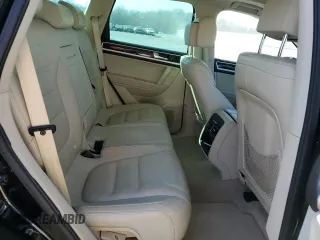 2012 Volkswagen Touareg Sport с VIN WVGEF9BP5CD011457, выставлен на аукционе Copart как лот 46785645 с пробегом 108 840 миль миль и Списание • Salvage title. История ставок и продаж доступна на DreamBid. Изображение 11.