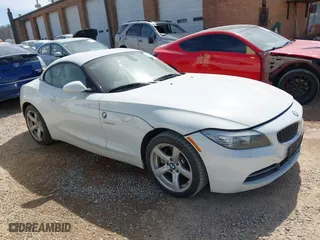 2011 BMW Z4 sDrive30i with VIN WBALM5C55BE380154, listed as a IAAI auction lot 41815724 with 118,062 mi miles. Bid and sale history available at carsss.com. Image 14.