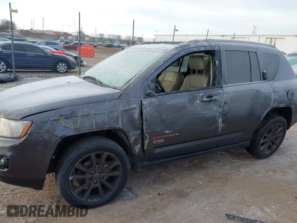 2016 Jeep Compass Sport z VIN 1C4NJDBB7GD731066, wystawiony jako IAAI lot #41242546 z przebiegiem 118 275 mil mil oraz . Historia ofert i sprzedaży dostępna na DreamBid. Obrazek 6.