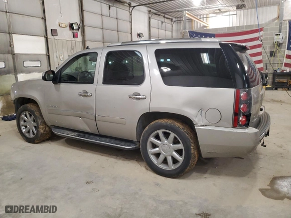 2009 GMC Yukon Denali with VIN 1GKFK03229R132451, listed as a Copart auction lot 51227365 with 240,274 mi miles and Salvage Title. Bid and sale history available at carsss.com. Image 2.
