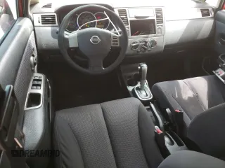 2009 Nissan Versa S с VIN 3N1BC11E69L492195, выставлен на аукционе Copart как лот 63923615 с пробегом 181 328 миль миль и Списание • Salvage title. История ставок и продаж доступна на DreamBid. Изображение 8.