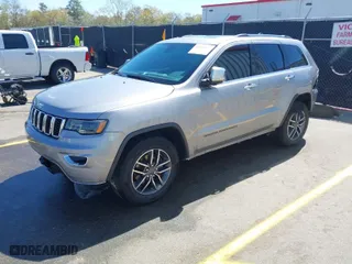 2019 Jeep Grand Cherokee Limited with VIN 1C4RJEBG3KC680585, listed as a IAAI auction lot 41859577 with 138,652 mi miles. Bid and sale history available at carsss.com. Image 2.