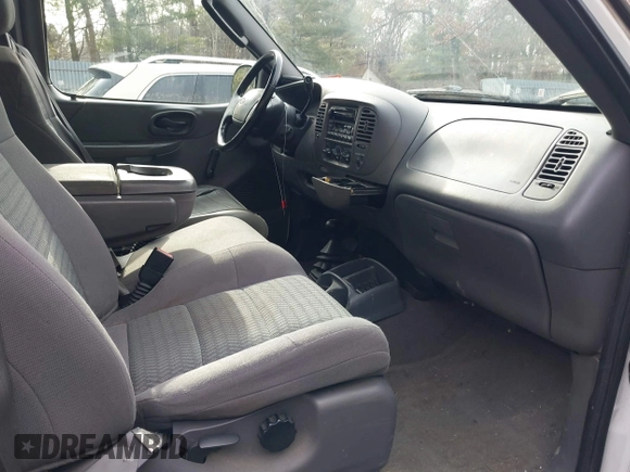 2003 Ford F-150 XL with VIN 1FTRX18W43NB84285, listed as a IAAI auction lot 41494919 with 197,352 mi miles. Bid and sale history available at carsss.com. Image 5.