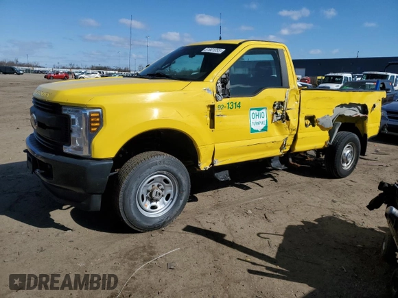 2019 Ford F-250 XL with VIN 1FTBF2B60KEG24939, listed as a Copart auction lot 51901055 with 132,180 mi miles and Salvage title. Bid and sale history available at DreamBid. Image 1.