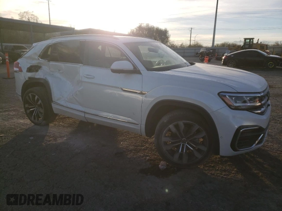 2022 Volkswagen Atlas SEL Premium R-Line with VIN 1V2FE2CA8NC218722, listed as a Copart auction lot 85142904 with 25,396 mi miles and Salvage title. Bid and sale history available at DreamBid. Image 4.
